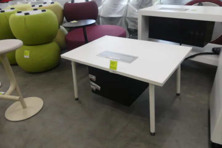 Beistelltisch Maße in cm: ca. 100 x 70 x 53